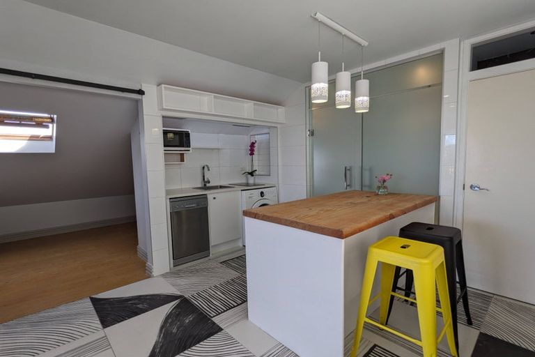 Photo of property in 19 Millstream Drive, Henderson, Auckland, 0610