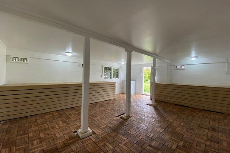 Photo of property in 1/2 Scarboro Terrace, Murrays Bay, Auckland, 0630