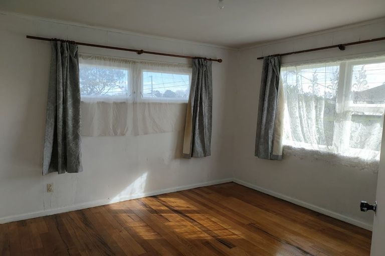 Photo of property in 25 Raglan Street, Mangere East, Auckland, 2024