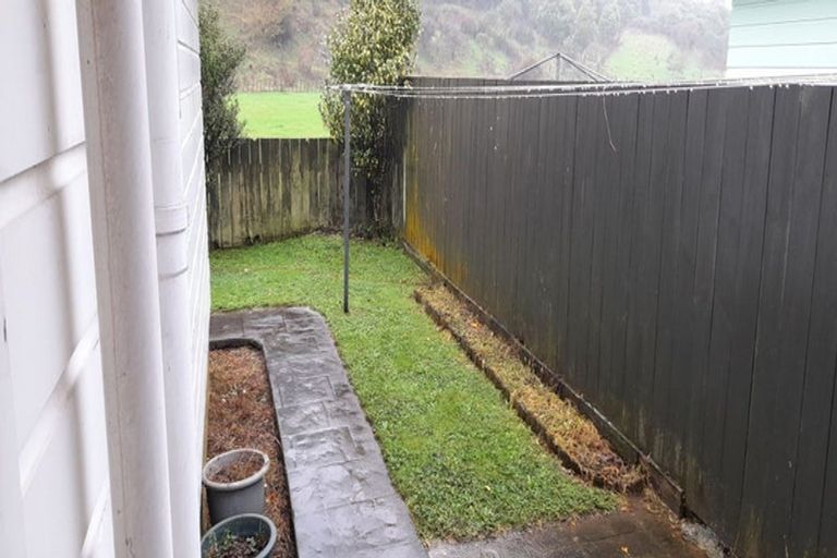 Photo of property in 22 Indiana Grove, Totara Park, Upper Hutt, 5018