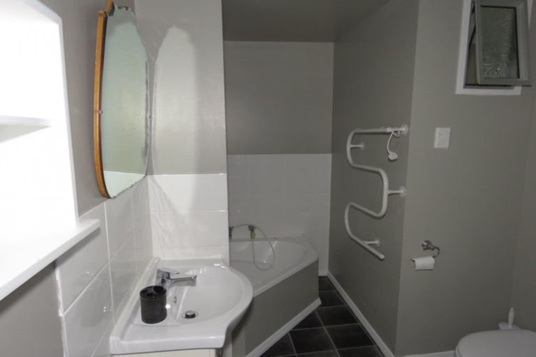 Photo of property in 24 Fonblanque Street, Westport, 7825