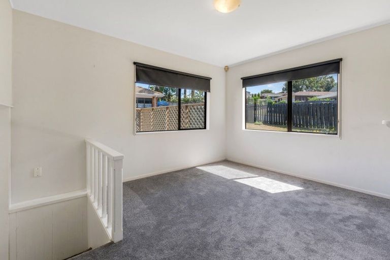 Photo of property in 1/42 Lexington Drive, Botany Downs, Auckland, 2010