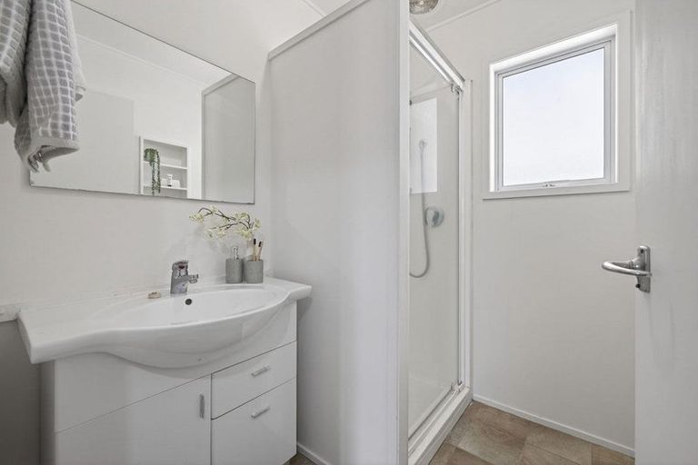 Photo of property in 4 Rhodes Drive, Kelvin Grove, Palmerston North, 4414