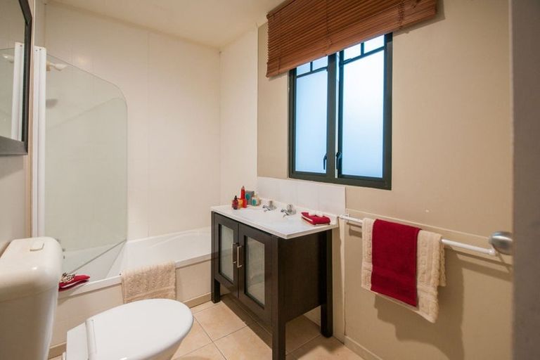 Photo of property in 1/799 Beach Road, Browns Bay, Auckland, 0630