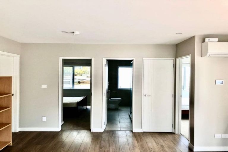 Photo of property in 48 Travis View Drive, Fairview Heights, Auckland, 0632