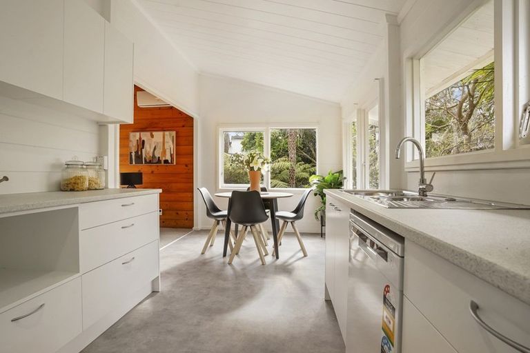 Photo of property in 1/67 Saddleback Rise, Murrays Bay, Auckland, 0630