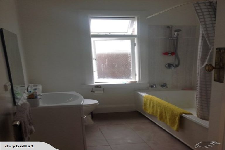 Photo of property in 16 Donald Place, St Albans, Christchurch, 8014