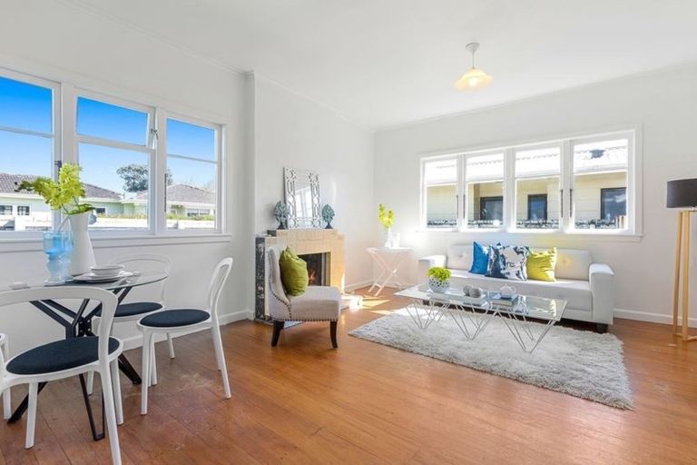 Photo of property in 1/42 Vine Street, Mangere East, Auckland, 2024
