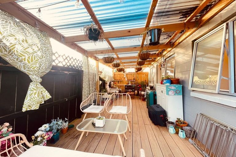 Photo of property in 5/92 Titirangi Road, New Lynn, Auckland, 0600