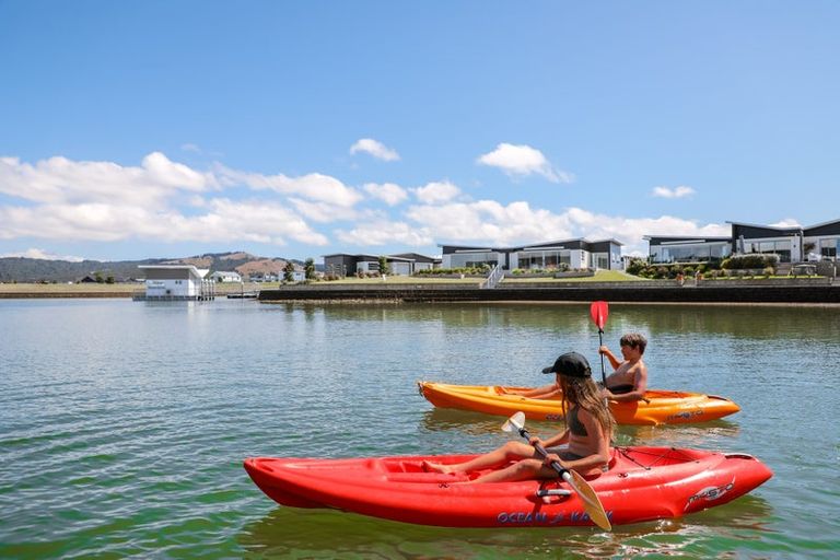 Photo of property in 23 Dorsal Close, Whitianga, 3510