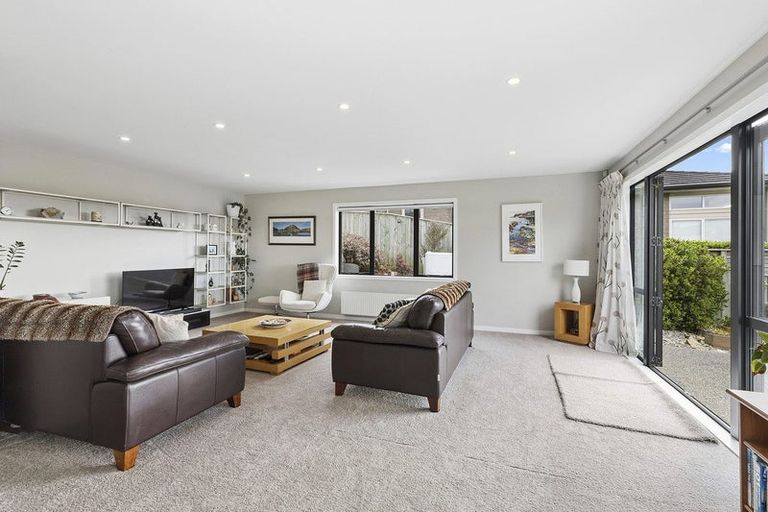Photo of property in 75 Endeavour Drive, Whitby, Porirua, 5024
