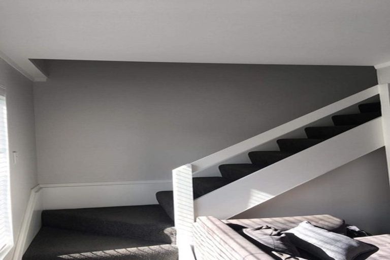 Photo of property in 60a Viewmont Drive, Harbour View, Lower Hutt, 5010