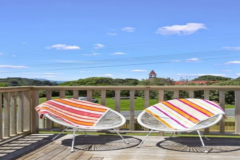 Photo of property in 4 Puriri Avenue, Leigh, 0985