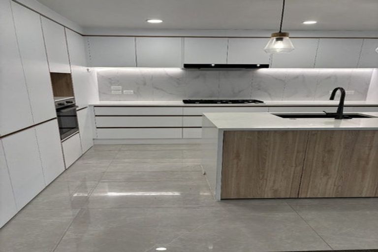 Photo of property in 8 Corrofin Drive, East Tamaki, Auckland, 2013