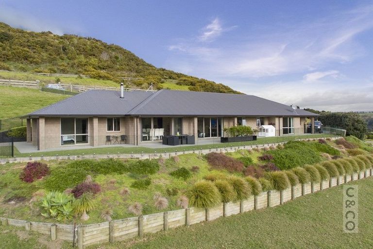 Photo of property in 92 Taiapa Valley Road, Muriwai, Waimauku, 0881