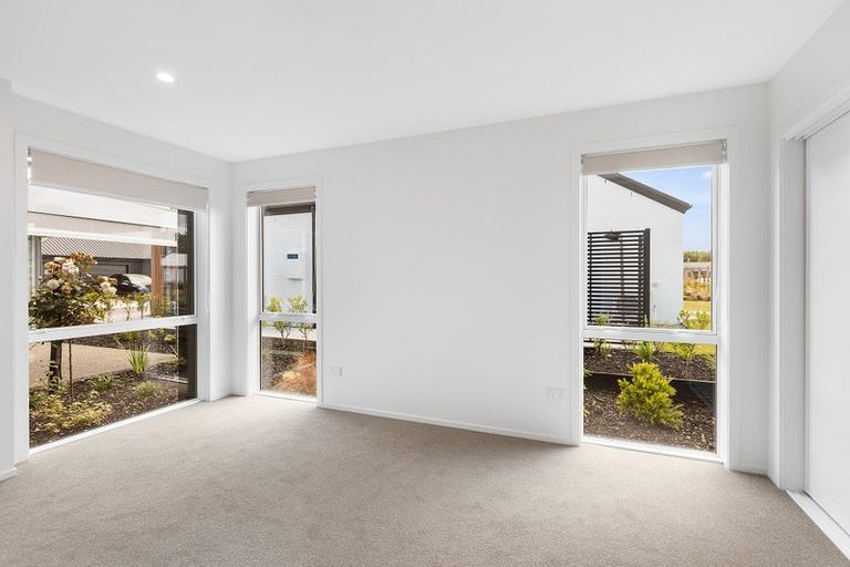 Photo of property in 13 Evergreen Parade, Rosehill, Papakura, 2113