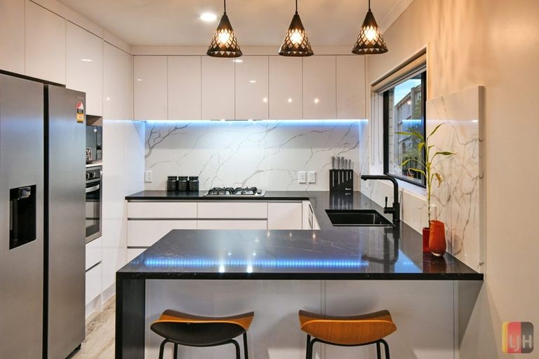 Photo of property in 51 Castlefinn Drive, Weymouth, Auckland, 2103