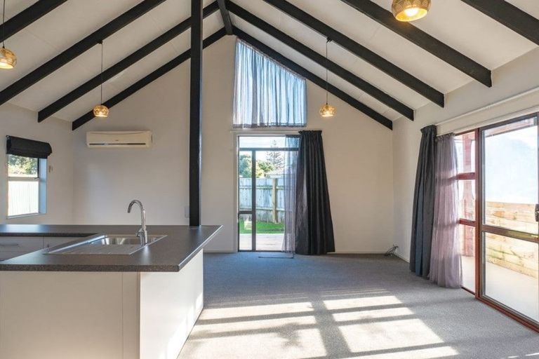 Photo of property in 180a Cornfoot Street, Castlecliff, Whanganui, 4501