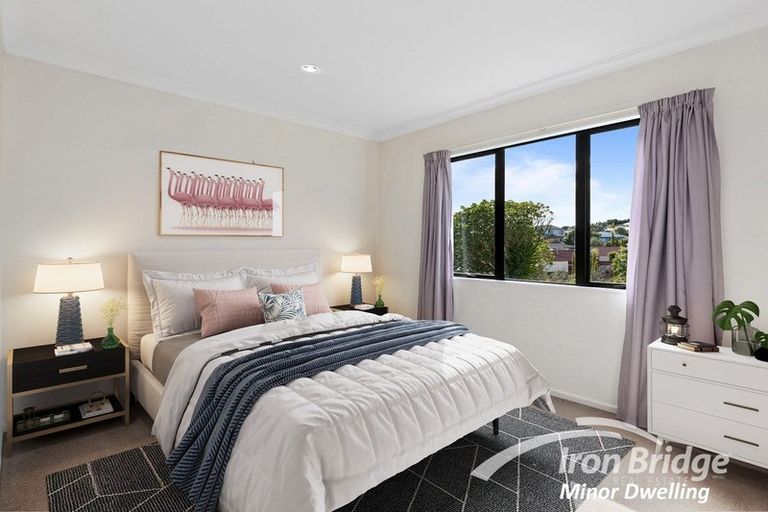 Photo of property in 21 Manu Place, Pinehill, Auckland, 0632