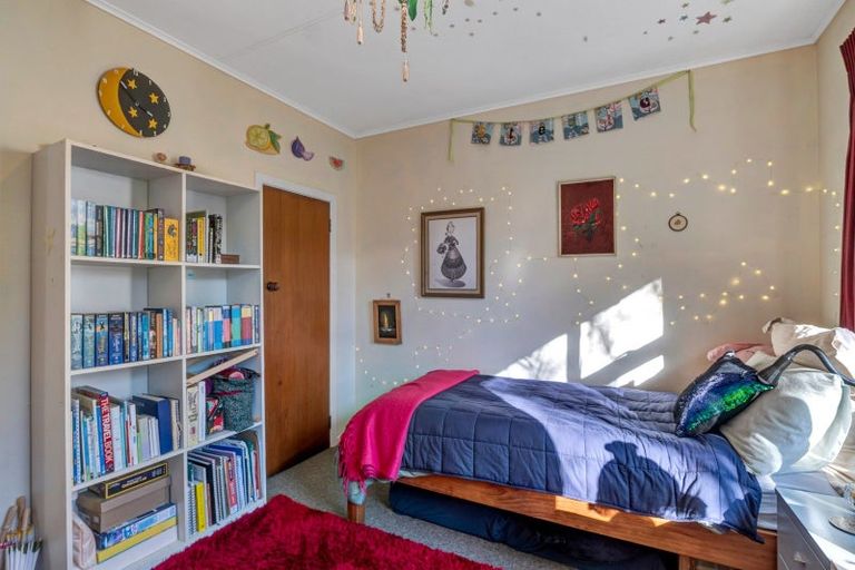 Photo of property in 5a Marina Grove, Frankleigh Park, New Plymouth, 4310