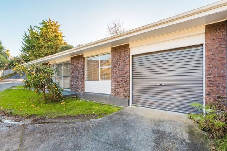 Photo of property in 2/18 Kashmir Road, Glen Eden, Auckland, 0602
