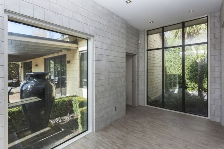 Photo of property in 17 Taunton Green, Papanui, Christchurch, 8052