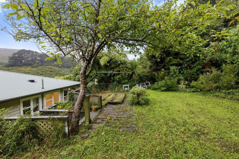 Photo of property in 5 Richmond Hill, Glenside, Wellington, 6037