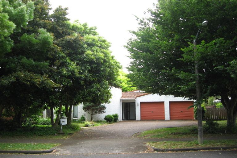 Photo of property in 215 Walter Strevens Drive, Conifer Grove, Takanini, 2112