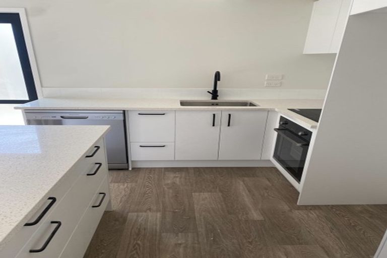 Photo of property in 2/36 Anne Mclean Drive, Bayview, Auckland, 0629