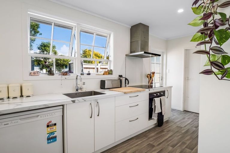 Photo of property in 40 Clifton Terrace, Fitzherbert, Palmerston North, 4410