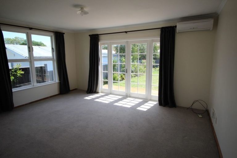 Photo of property in 3 Bristol Crescent, Roslyn, Palmerston North, 4414