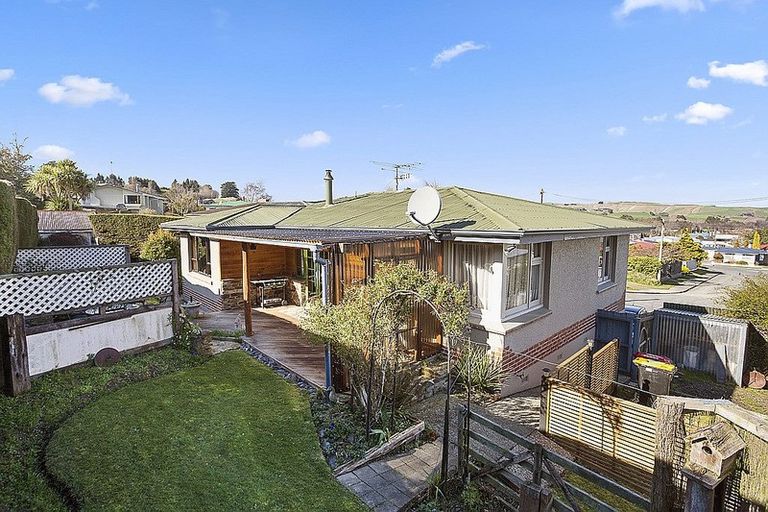 Photo of property in 9 Charles Street, East Gore, Gore, 9710