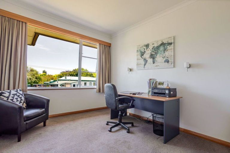 Photo of property in 5 Chamberlain Street, Dannevirke, 4930