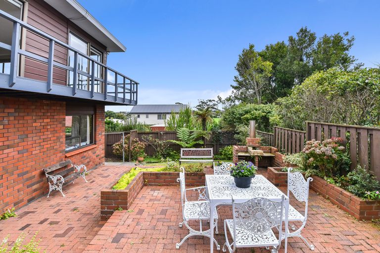 Photo of property in 2/12 Steeple Rise, Pakuranga, Auckland, 2010