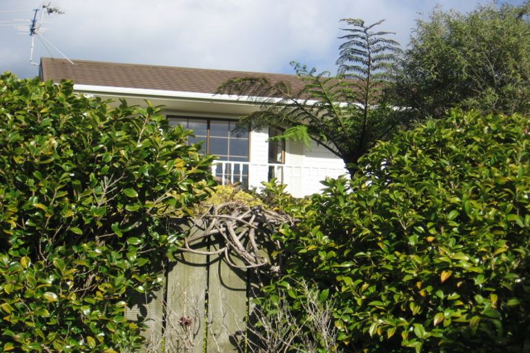 Photo of property in 8 Makatote Grove, Churton Park, Wellington, 6037