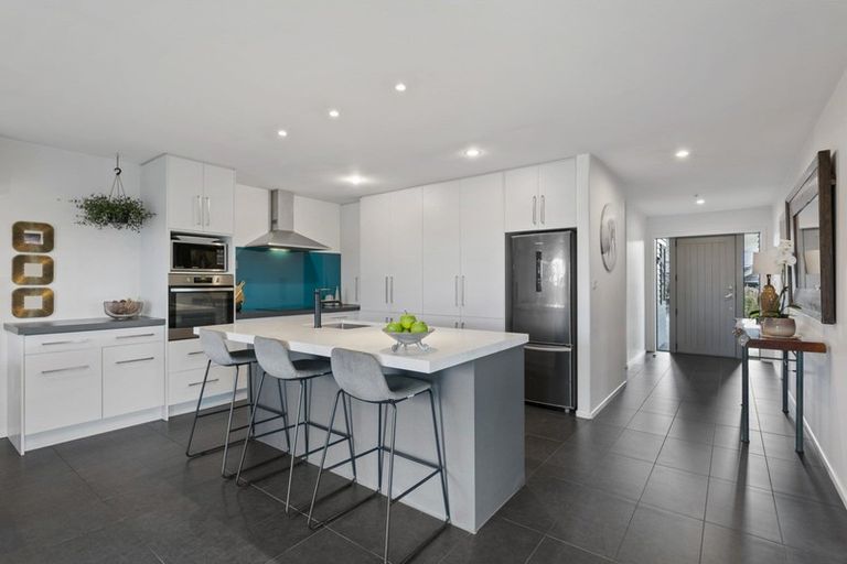 Photo of property in 37 Falcon Drive, Welcome Bay, Tauranga, 3112