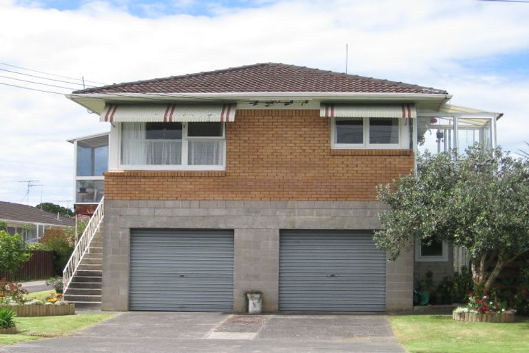 Photo of property in 2/769 Beach Road, Browns Bay, Auckland, 0630