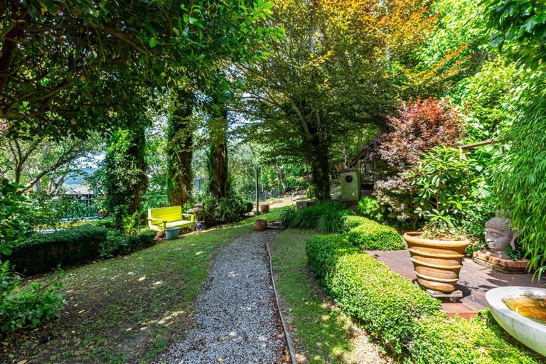 Photo of property in 18 Chester Road, Tawa, Wellington, 5028