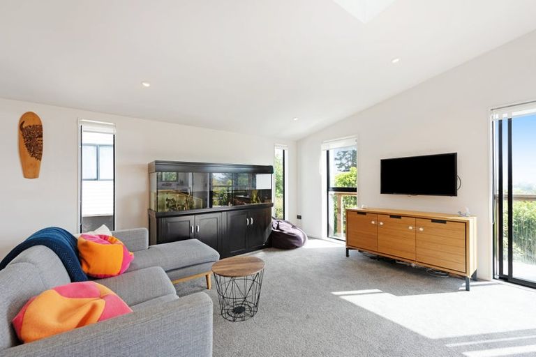 Photo of property in 12a Marjory Close, Broadmeadows, Wellington, 6035