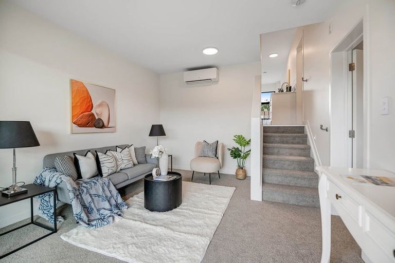 Photo of property in 4/3 Kawau Close, Orewa, 0931