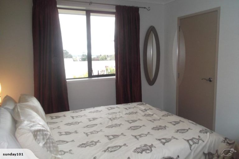 Photo of property in 32 Bateleur Close, Welcome Bay, Tauranga, 3112