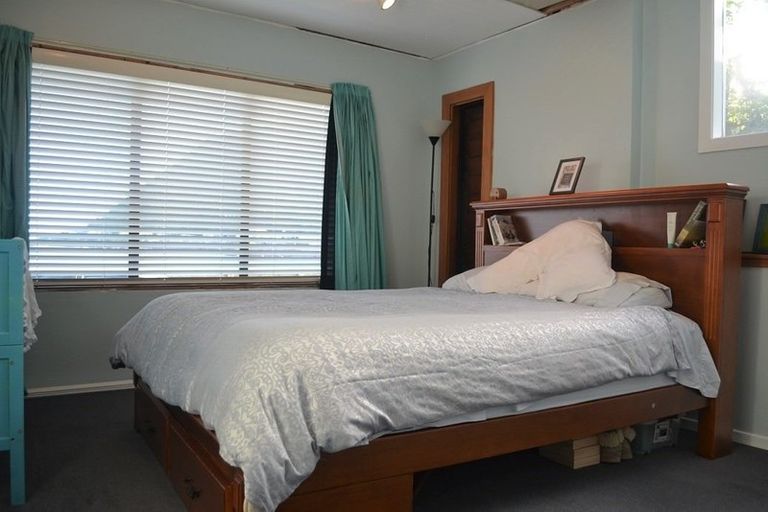 Photo of property in 32 Owhiro Bay Parade, Owhiro Bay, Wellington, 6023