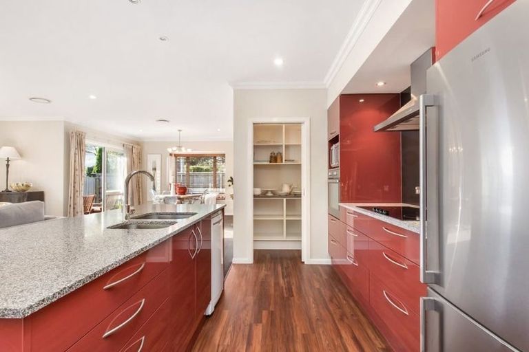 Photo of property in 17 Walnut Avenue, Strowan, Christchurch, 8052