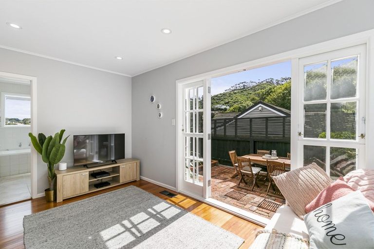 Photo of property in 15 Omar Street, Khandallah, Wellington, 6035