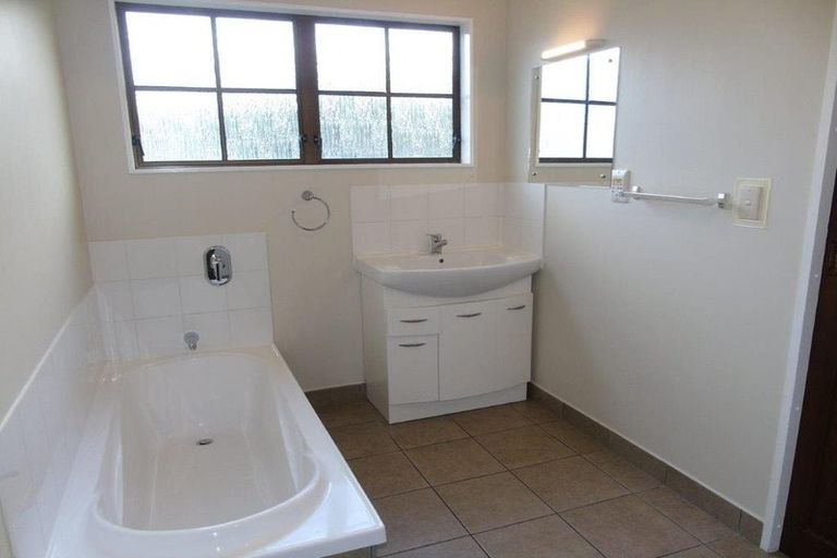 Photo of property in 195 Knights Road, Hutt Central, Lower Hutt, 5011