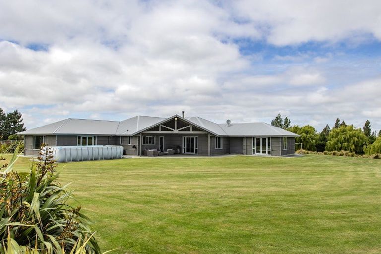 Photo of property in 61 Loburn Whiterock Road, Loburn, Rangiora, 7472