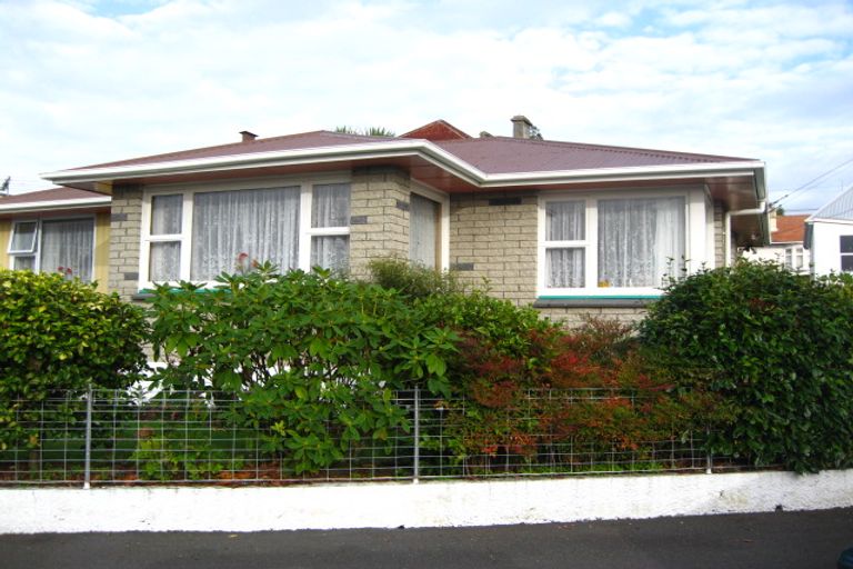 Photo of property in 16 Pencarrow Street, Caversham, Dunedin, 9012