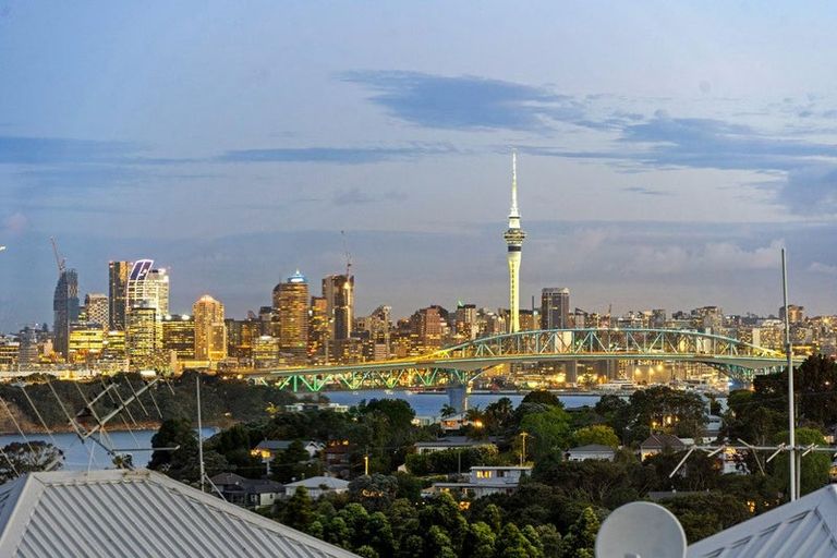 Photo of property in 3/14 Wernham Place, Northcote, Auckland, 0626