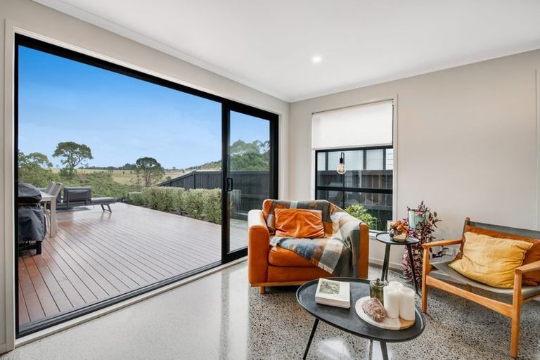 Photo of property in 34 Paparahi Place, Wainui, Silverdale, 0992