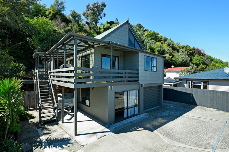 Photo of property in 2/169 Tahunanui Drive, Tahunanui, Nelson, 7011